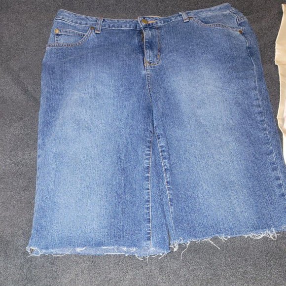 ANA size 14 womens denim bermuda stretch shorts - Picture 1 of 3